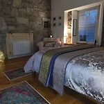 The Burren, Cozy Cottage, County Clare Apartment