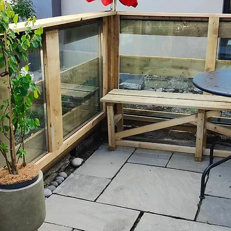 The Burren, Cozy Cottage, County Clare Apartment