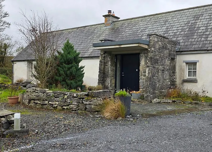 The Burren, Cozy Cottage, County Clare Апартаменты *