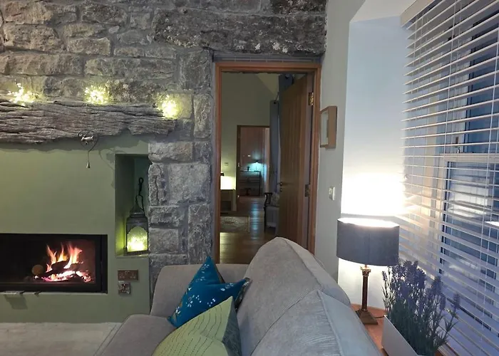 Апартаменты The Burren, Cozy Cottage, County Clare *